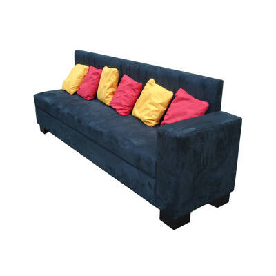 Assisi fa on cushion, back with 3 cushions (40 x 40) d co in the tre m. The ml